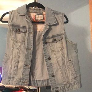 jean vest from forever 21